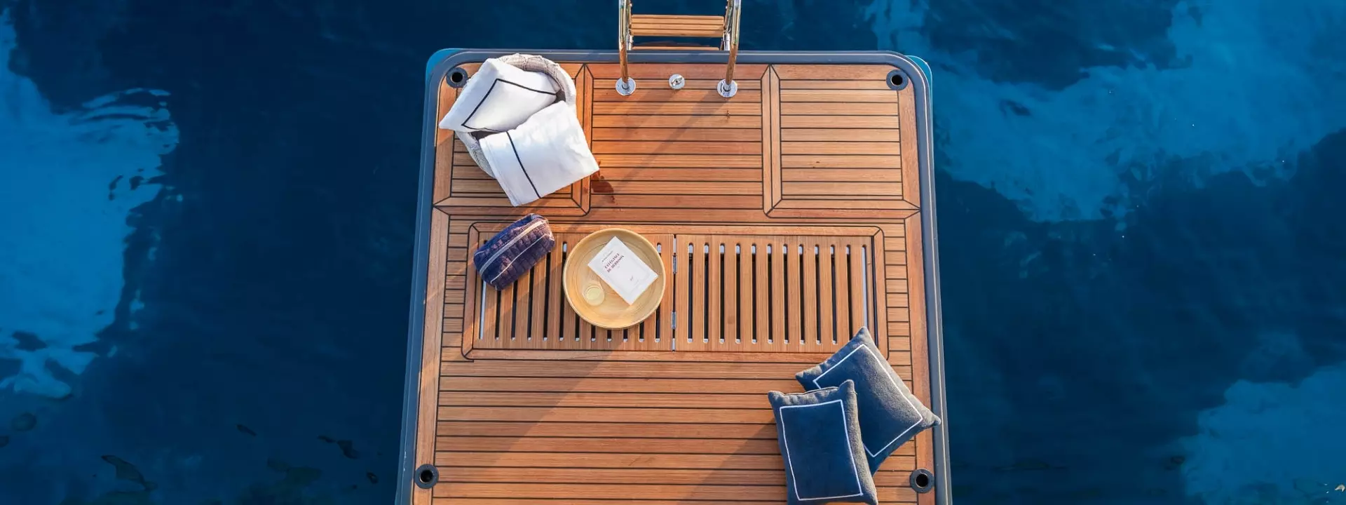 catamaran-LAGOON-EIGTHY-2-INTERIOR-SLIDER-44.webp